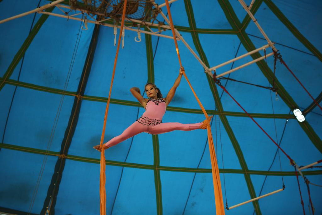 

<!-- THEME DEBUG -->
<!-- THEME HOOK: 'field' -->
<!-- FILE NAME SUGGESTIONS:
   ▪️ field--node--title--programs.html.twig
   ✅ field--node--title.html.twig
   ▪️ field--node--programs.html.twig
   ▪️ field--title.html.twig
   ▪️ field--string.html.twig
   ▪️ field.html.twig
-->
<!-- BEGIN OUTPUT from 'core/themes/stable9/templates/field/field--node--title.html.twig' -->
<span>The Life She Lives </span>

<!-- END OUTPUT from 'core/themes/stable9/templates/field/field--node--title.html.twig' -->

