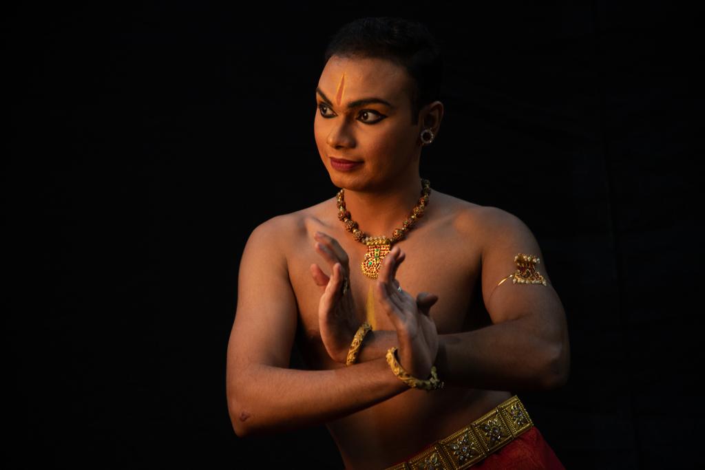 

<!-- THEME DEBUG -->
<!-- THEME HOOK: 'field' -->
<!-- FILE NAME SUGGESTIONS:
   ▪️ field--node--title--programs.html.twig
   ✅ field--node--title.html.twig
   ▪️ field--node--programs.html.twig
   ▪️ field--title.html.twig
   ▪️ field--string.html.twig
   ▪️ field.html.twig
-->
<!-- BEGIN OUTPUT from 'core/themes/stable9/templates/field/field--node--title.html.twig' -->
<span>THE IIC DOUBLE  BILL DANCE RECITALS</span>

<!-- END OUTPUT from 'core/themes/stable9/templates/field/field--node--title.html.twig' -->

