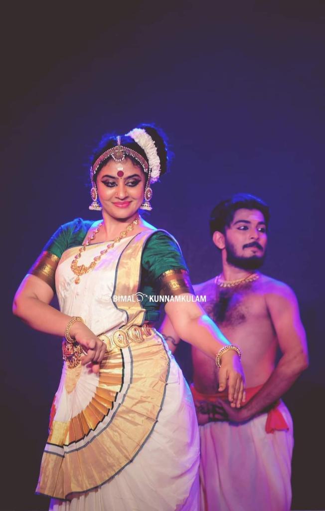 

<!-- THEME DEBUG -->
<!-- THEME HOOK: 'field' -->
<!-- FILE NAME SUGGESTIONS:
   ▪️ field--node--title--programs.html.twig
   ✅ field--node--title.html.twig
   ▪️ field--node--programs.html.twig
   ▪️ field--title.html.twig
   ▪️ field--string.html.twig
   ▪️ field.html.twig
-->
<!-- BEGIN OUTPUT from 'core/themes/stable9/templates/field/field--node--title.html.twig' -->
<span>THE IIC EXPERIENCE: A FESTIVAL OF THE ARTS – 27TH OCTOBER TO 2ND NOVEMBER 2023</span>

<!-- END OUTPUT from 'core/themes/stable9/templates/field/field--node--title.html.twig' -->

