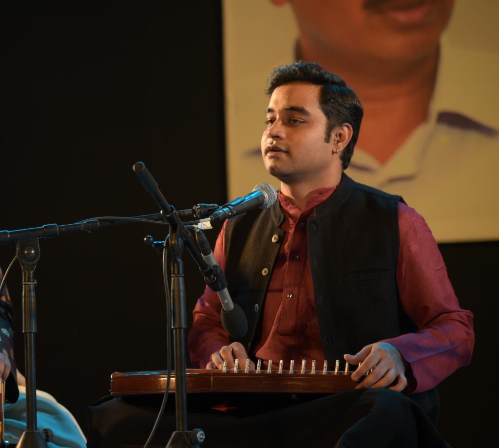 

<!-- THEME DEBUG -->
<!-- THEME HOOK: 'field' -->
<!-- FILE NAME SUGGESTIONS:
   ▪️ field--node--title--programs.html.twig
   ✅ field--node--title.html.twig
   ▪️ field--node--programs.html.twig
   ▪️ field--title.html.twig
   ▪️ field--string.html.twig
   ▪️ field.html.twig
-->
<!-- BEGIN OUTPUT from 'core/themes/stable9/templates/field/field--node--title.html.twig' -->
<span>THE IIC DOUBLE BILL MUSIC RECITALS</span>

<!-- END OUTPUT from 'core/themes/stable9/templates/field/field--node--title.html.twig' -->

