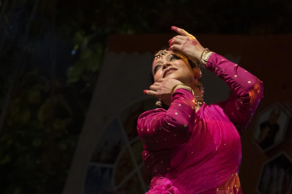 

<!-- THEME DEBUG -->
<!-- THEME HOOK: 'field' -->
<!-- FILE NAME SUGGESTIONS:
   ▪️ field--node--title--programs.html.twig
   ✅ field--node--title.html.twig
   ▪️ field--node--programs.html.twig
   ▪️ field--title.html.twig
   ▪️ field--string.html.twig
   ▪️ field.html.twig
-->
<!-- BEGIN OUTPUT from 'core/themes/stable9/templates/field/field--node--title.html.twig' -->
<span>IIC MONSOON FESTIVAL OF DANCE</span>

<!-- END OUTPUT from 'core/themes/stable9/templates/field/field--node--title.html.twig' -->

