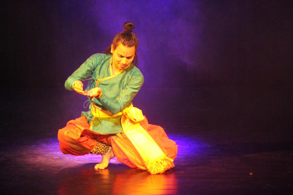 

<!-- THEME DEBUG -->
<!-- THEME HOOK: 'field' -->
<!-- FILE NAME SUGGESTIONS:
   ▪️ field--node--title--programs.html.twig
   ✅ field--node--title.html.twig
   ▪️ field--node--programs.html.twig
   ▪️ field--title.html.twig
   ▪️ field--string.html.twig
   ▪️ field.html.twig
-->
<!-- BEGIN OUTPUT from 'core/themes/stable9/templates/field/field--node--title.html.twig' -->
<span>THE IIC DOUBLE BILL MUSIC AND DANCE RECITALS</span>

<!-- END OUTPUT from 'core/themes/stable9/templates/field/field--node--title.html.twig' -->

