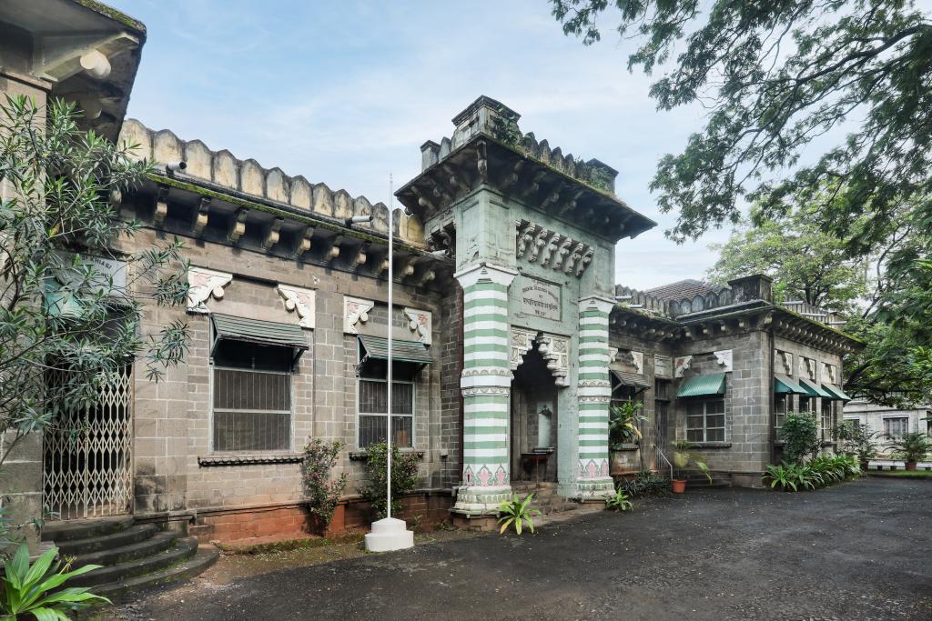 

<!-- THEME DEBUG -->
<!-- THEME HOOK: 'field' -->
<!-- FILE NAME SUGGESTIONS:
   ▪️ field--node--title--programs.html.twig
   ✅ field--node--title.html.twig
   ▪️ field--node--programs.html.twig
   ▪️ field--title.html.twig
   ▪️ field--string.html.twig
   ▪️ field.html.twig
-->
<!-- BEGIN OUTPUT from 'core/themes/stable9/templates/field/field--node--title.html.twig' -->
<span>THE IIC EXPERIENCE: A FESTIVAL OF THE ARTS – 17TH TO 22ND OCTOBER 2024</span>

<!-- END OUTPUT from 'core/themes/stable9/templates/field/field--node--title.html.twig' -->

