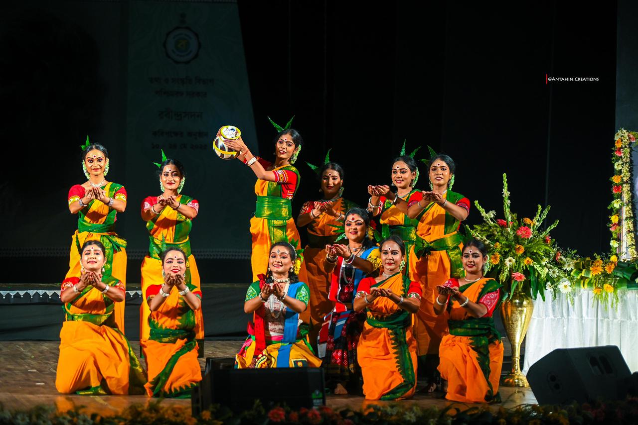 

<!-- THEME DEBUG -->
<!-- THEME HOOK: 'field' -->
<!-- FILE NAME SUGGESTIONS:
   ▪️ field--node--title--programs.html.twig
   ✅ field--node--title.html.twig
   ▪️ field--node--programs.html.twig
   ▪️ field--title.html.twig
   ▪️ field--string.html.twig
   ▪️ field.html.twig
-->
<!-- BEGIN OUTPUT from 'core/themes/stable9/templates/field/field--node--title.html.twig' -->
<span>The IIC Double Bill: Dance Recitals</span>

<!-- END OUTPUT from 'core/themes/stable9/templates/field/field--node--title.html.twig' -->

