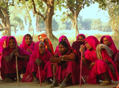 Gulabi Gang (96 min; 2012; dvd; English & with subtitles)