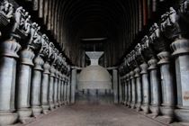 The Buddhist Caves of the Western Deccan in the late 5th and 6th century: Where the Silk Road and the Indian Ocean Meet