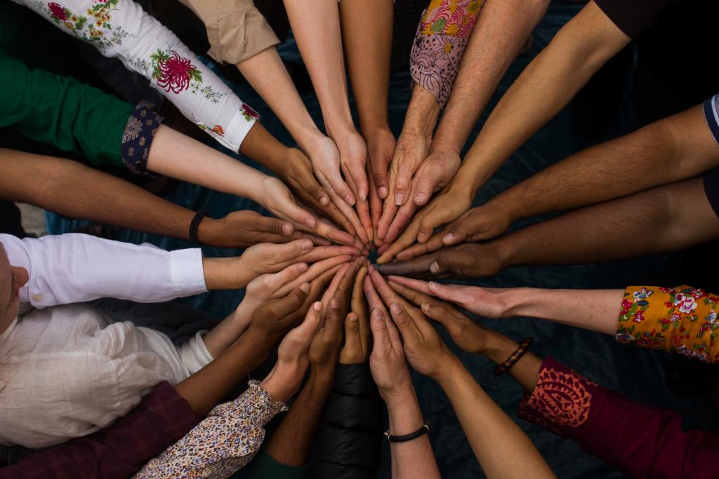 

<!-- THEME DEBUG -->
<!-- THEME HOOK: 'field' -->
<!-- FILE NAME SUGGESTIONS:
   ▪️ field--node--title--programs.html.twig
   ✅ field--node--title.html.twig
   ▪️ field--node--programs.html.twig
   ▪️ field--title.html.twig
   ▪️ field--string.html.twig
   ▪️ field.html.twig
-->
<!-- BEGIN OUTPUT from 'core/themes/stable9/templates/field/field--node--title.html.twig' -->
<span>What To Do With Difference | Art & Artists as a Bridge</span>

<!-- END OUTPUT from 'core/themes/stable9/templates/field/field--node--title.html.twig' -->

