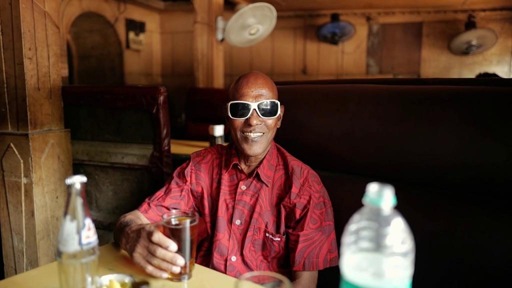 

<!-- THEME DEBUG -->
<!-- THEME HOOK: 'field' -->
<!-- FILE NAME SUGGESTIONS:
   ▪️ field--node--title--programs.html.twig
   ✅ field--node--title.html.twig
   ▪️ field--node--programs.html.twig
   ▪️ field--title.html.twig
   ▪️ field--string.html.twig
   ▪️ field.html.twig
-->
<!-- BEGIN OUTPUT from 'core/themes/stable9/templates/field/field--node--title.html.twig' -->
<span>Director in Focus: Rafeeq Ellias</span>

<!-- END OUTPUT from 'core/themes/stable9/templates/field/field--node--title.html.twig' -->

