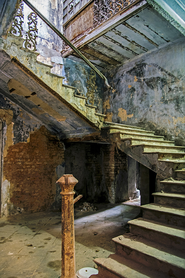 

<!-- THEME DEBUG -->
<!-- THEME HOOK: 'field' -->
<!-- FILE NAME SUGGESTIONS:
   ▪️ field--node--title--programs.html.twig
   ✅ field--node--title.html.twig
   ▪️ field--node--programs.html.twig
   ▪️ field--title.html.twig
   ▪️ field--string.html.twig
   ▪️ field.html.twig
-->
<!-- BEGIN OUTPUT from 'core/themes/stable9/templates/field/field--node--title.html.twig' -->
<span>“FLEETING FOOTPRINTS OF LIGHT”</span>

<!-- END OUTPUT from 'core/themes/stable9/templates/field/field--node--title.html.twig' -->

