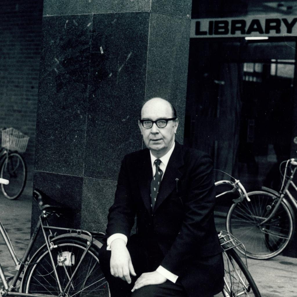 Philip Larkin: Love and Death in Hull (UK)