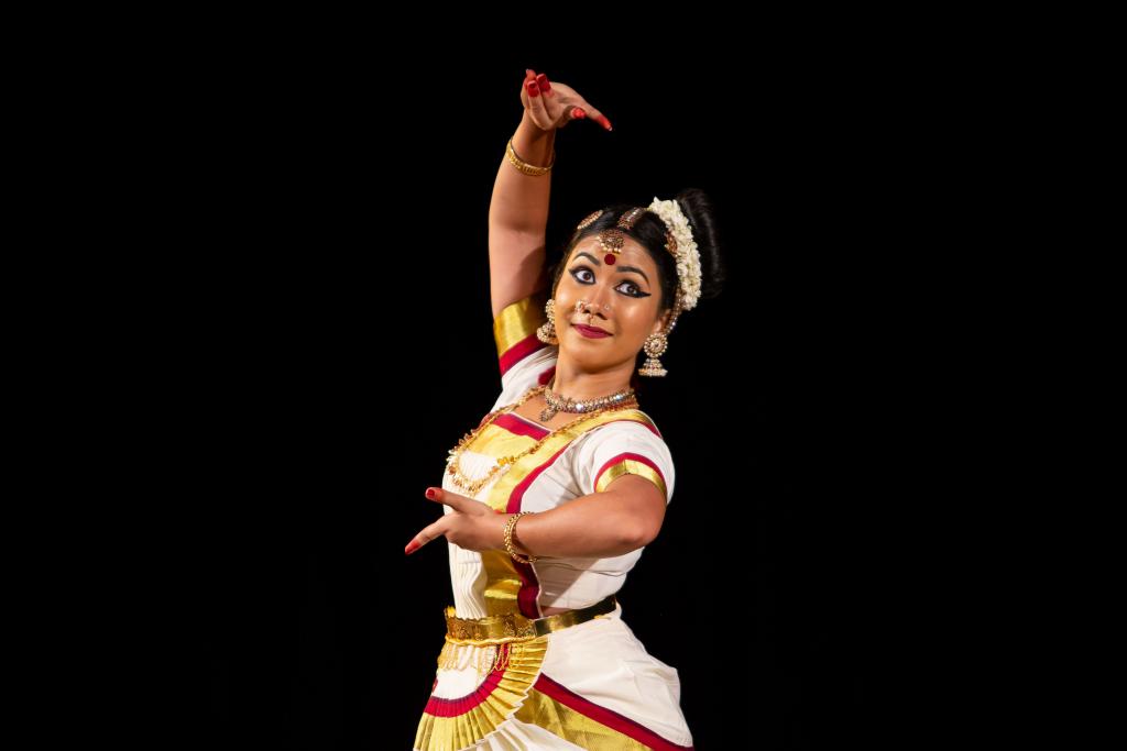 

<!-- THEME DEBUG -->
<!-- THEME HOOK: 'field' -->
<!-- FILE NAME SUGGESTIONS:
   ▪️ field--node--title--programs.html.twig
   ✅ field--node--title.html.twig
   ▪️ field--node--programs.html.twig
   ▪️ field--title.html.twig
   ▪️ field--string.html.twig
   ▪️ field.html.twig
-->
<!-- BEGIN OUTPUT from 'core/themes/stable9/templates/field/field--node--title.html.twig' -->
<span>IIC MONSOON FESTIVAL OF DANCE RECITALS</span>

<!-- END OUTPUT from 'core/themes/stable9/templates/field/field--node--title.html.twig' -->

