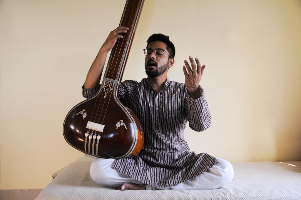 

<!-- THEME DEBUG -->
<!-- THEME HOOK: 'field' -->
<!-- FILE NAME SUGGESTIONS:
   ▪️ field--node--title--programs.html.twig
   ✅ field--node--title.html.twig
   ▪️ field--node--programs.html.twig
   ▪️ field--title.html.twig
   ▪️ field--string.html.twig
   ▪️ field.html.twig
-->
<!-- BEGIN OUTPUT from 'core/themes/stable9/templates/field/field--node--title.html.twig' -->
<span>IIC DOUBLE BILL MUSIC RECITALS</span>

<!-- END OUTPUT from 'core/themes/stable9/templates/field/field--node--title.html.twig' -->

