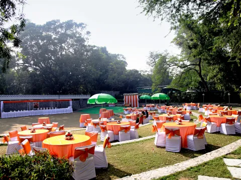 FOUNTAIN LAWN
